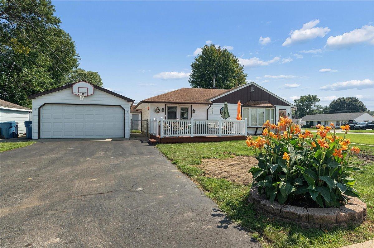4242 W 90th Pl., Hometown, IL 60456