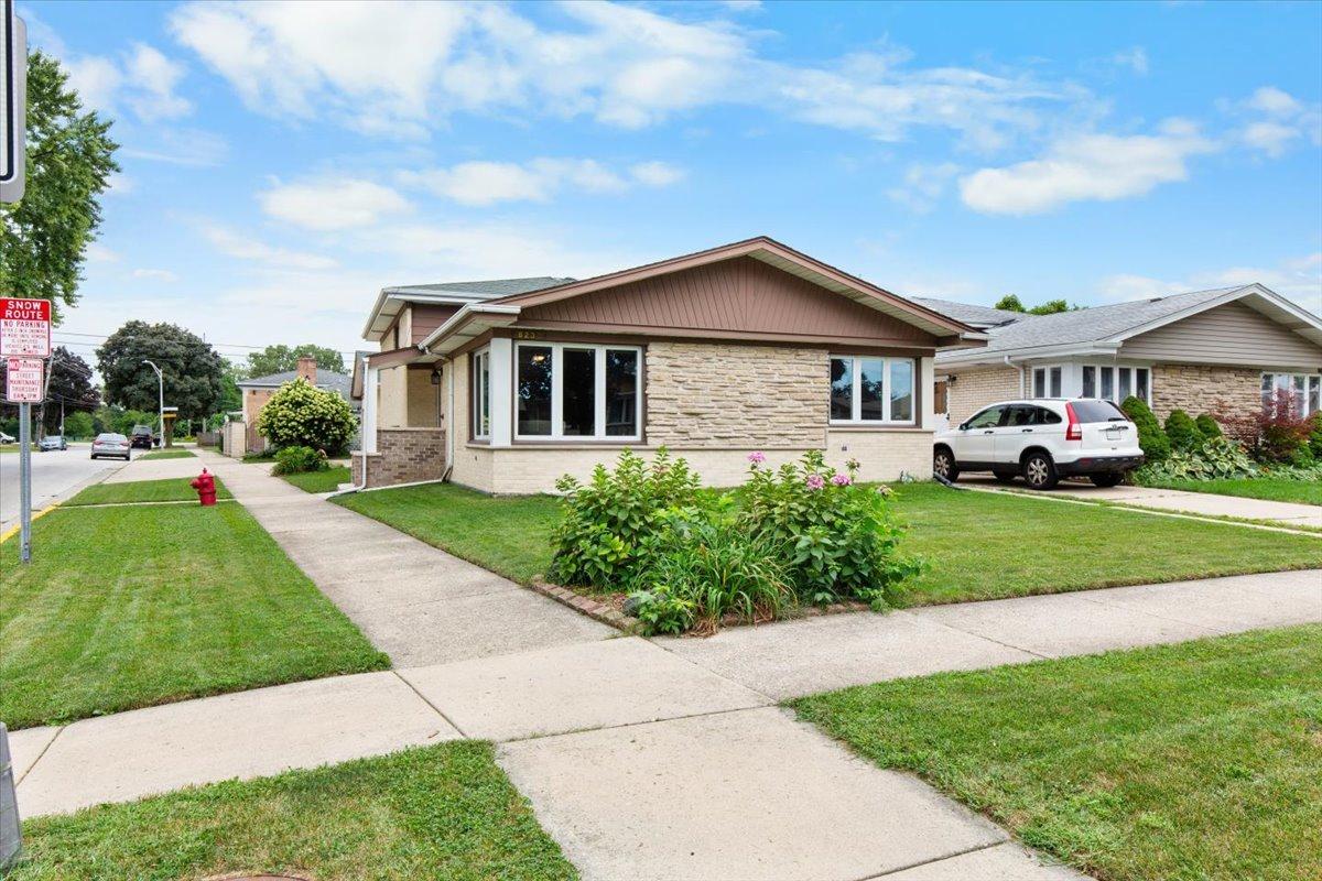 8233 W Maple Ave., Norridge, IL 60706