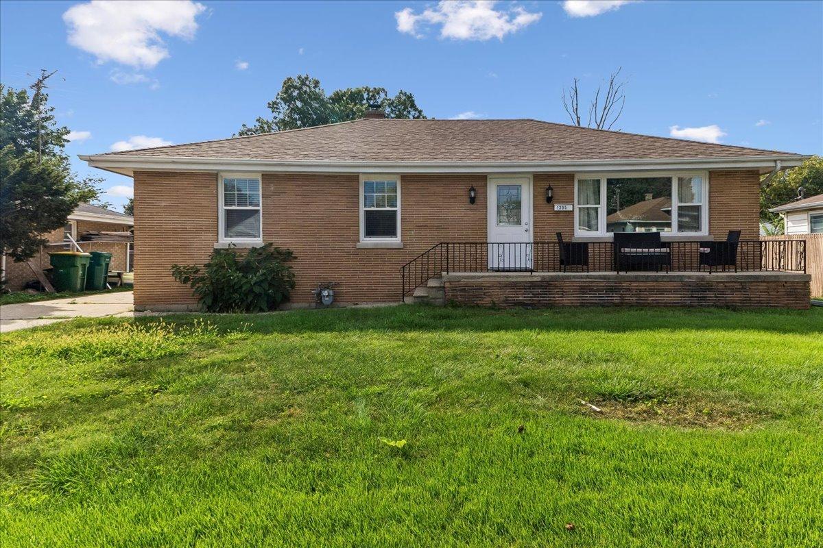 1305 N Prairie Ave., Joliet, IL 60435