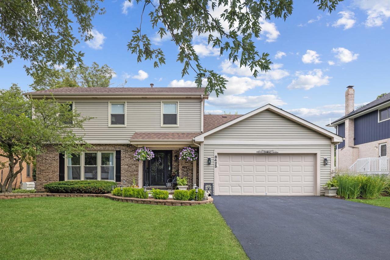 8425 Creekside Ln., Darien, IL 60561