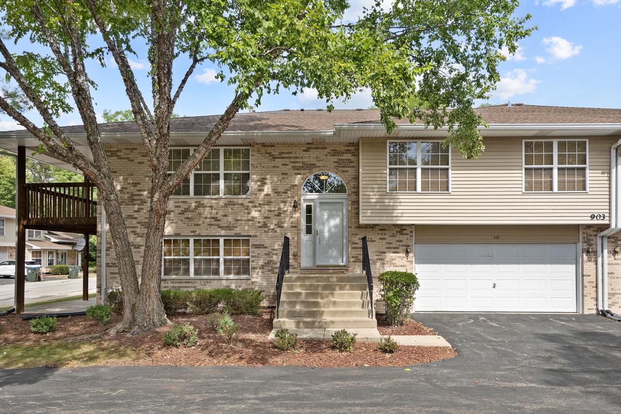 903 Elderberry Cir. #115, Naperville, IL 60563
