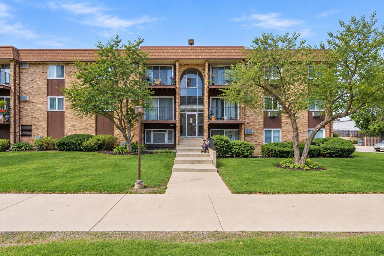 705 Heritage Dr. #8-310, Hoffman Estates, IL 60169