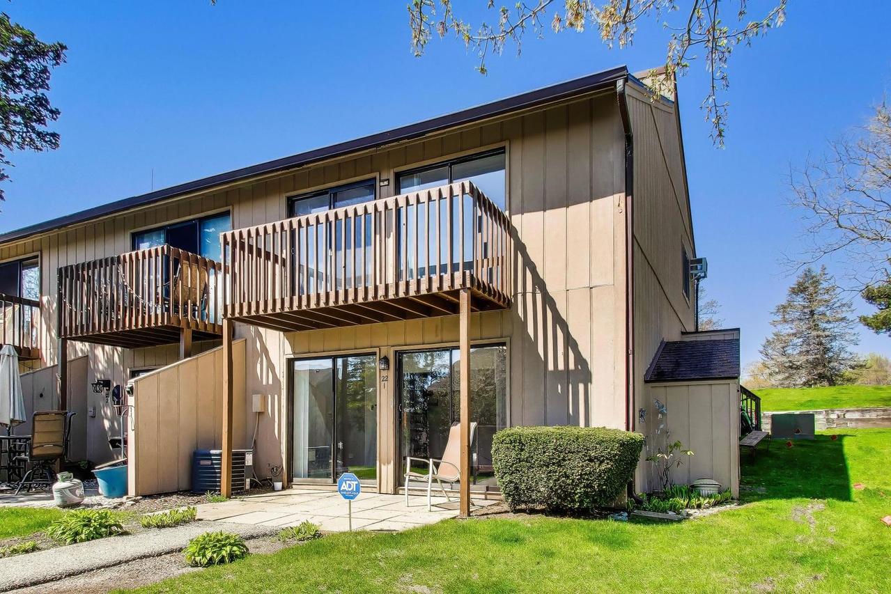 22 Jamaica Colony #1, Fox Lake, IL 60020
