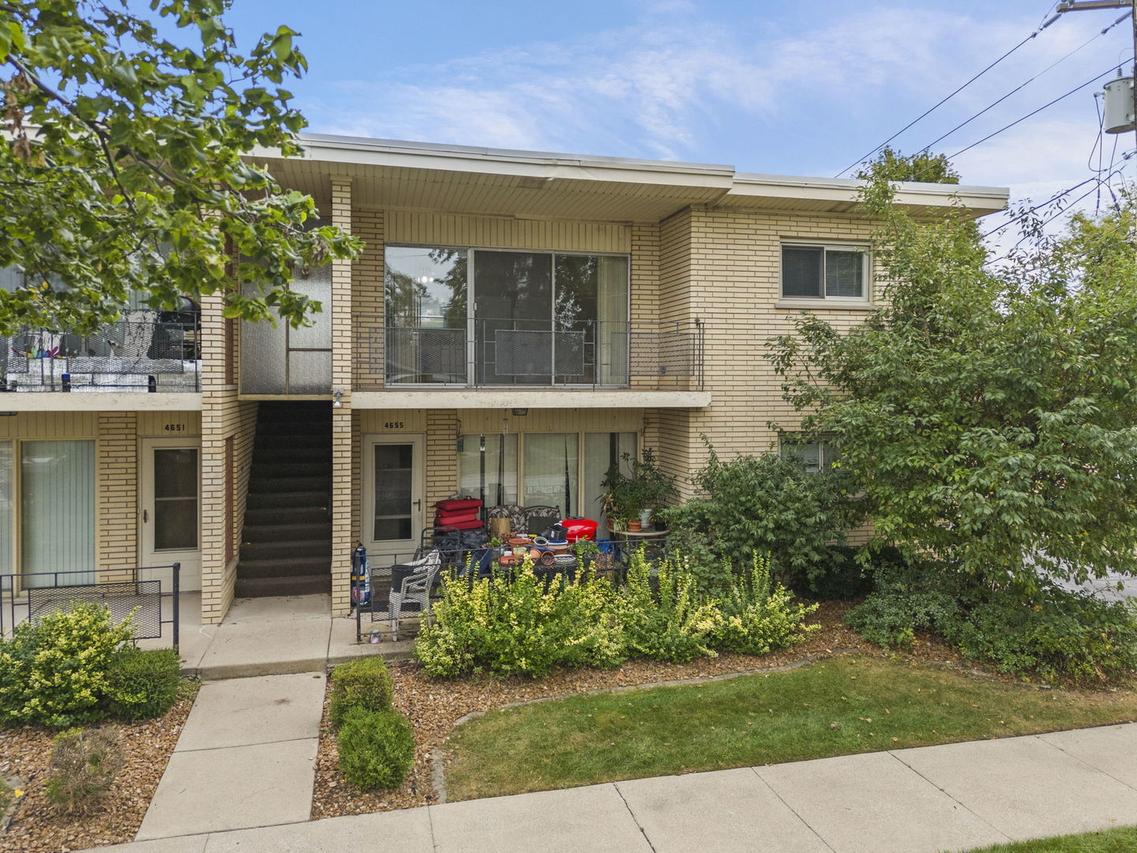 4653 W 95th St., Oak Lawn, IL 60453