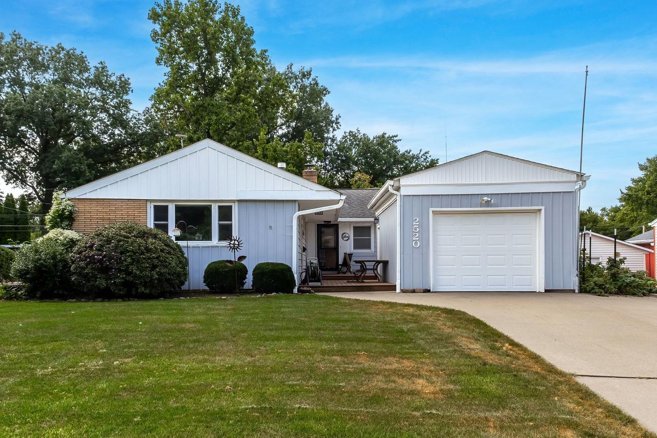 2520 30th Ave Ct., Moline, IL 61265