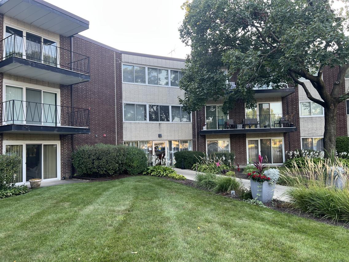 2800 Maple Ave. #25B, Downers Grove, IL 60515