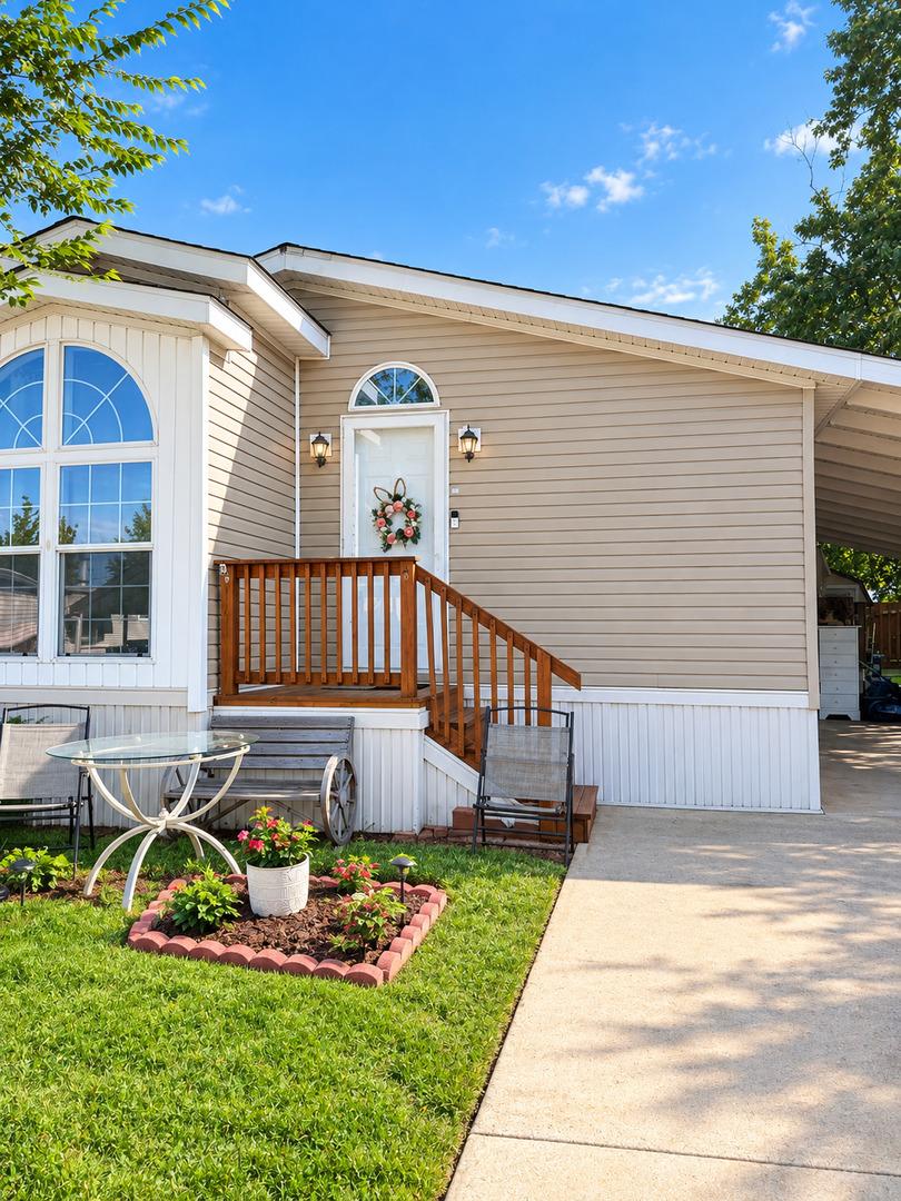103 Charabanc Ln., Wheeling, IL 60090