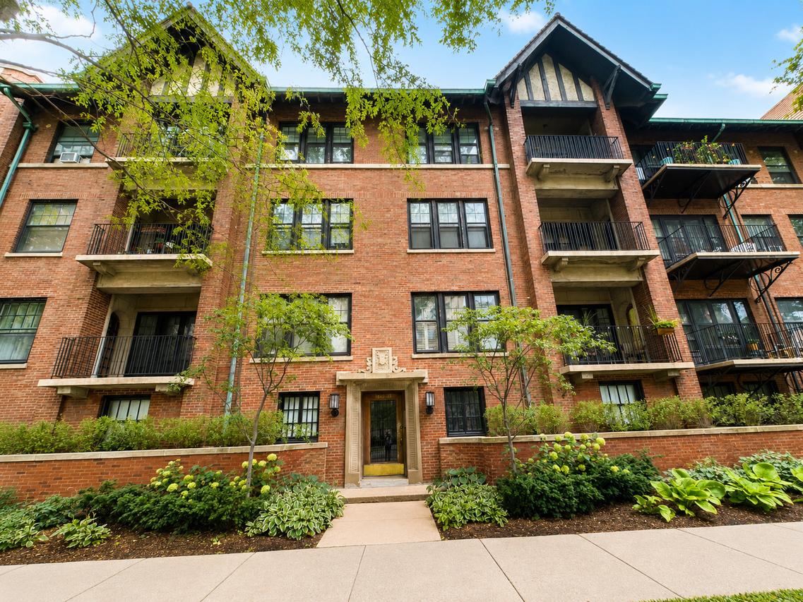 1633 E Hyde Park Blvd. #3C, Chicago, IL 60615