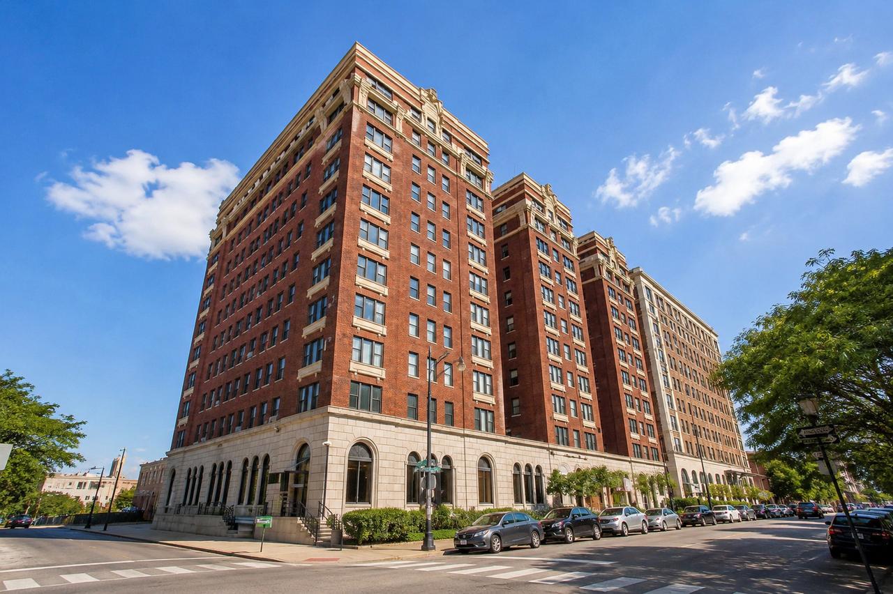 5300 S Shore Dr. #810, Chicago, IL 60615