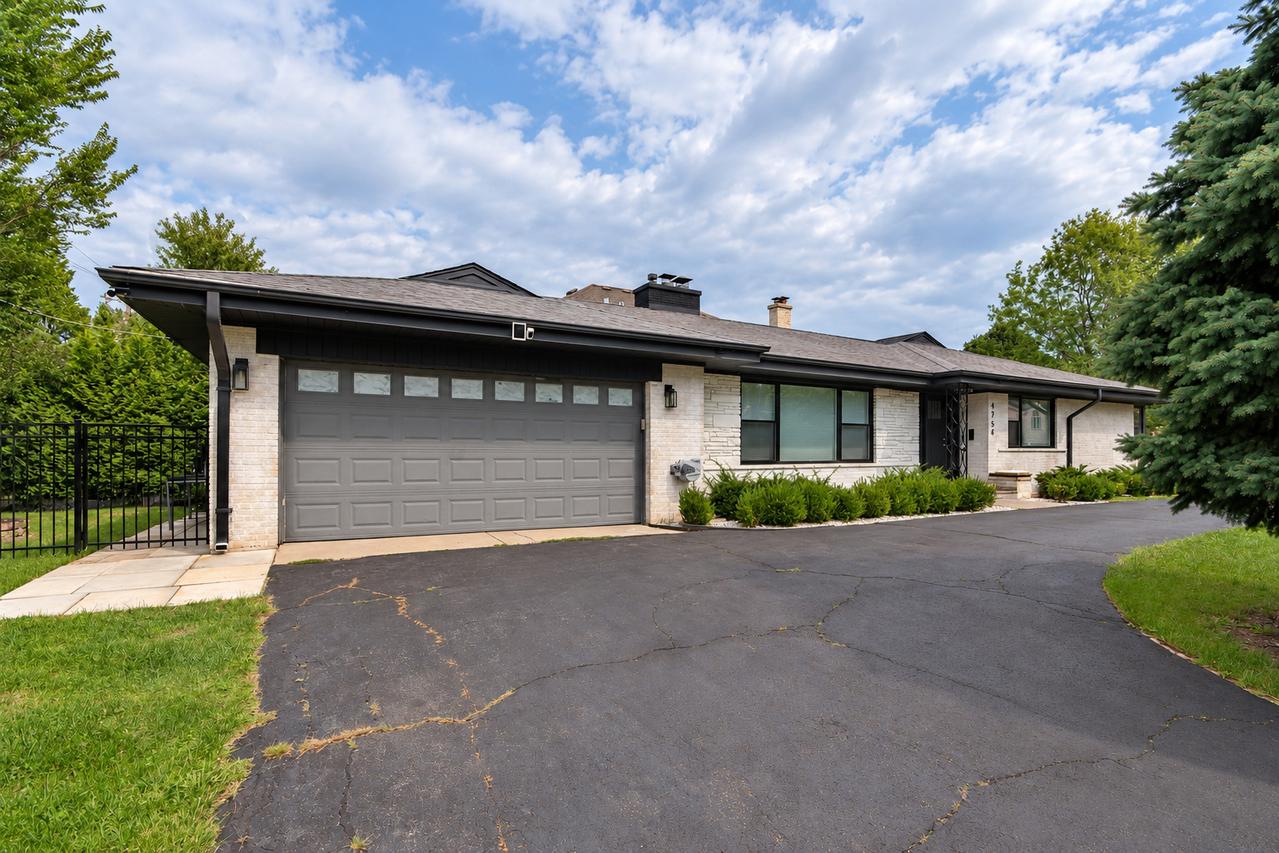 4754 W North Shore Ave., Lincolnwood, IL 60712