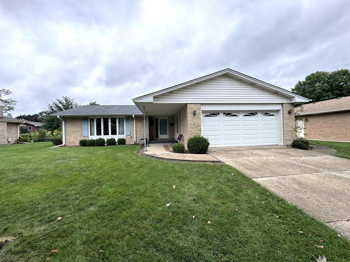 1610 E Dogwood Ln., Mount Prospect, IL 60056