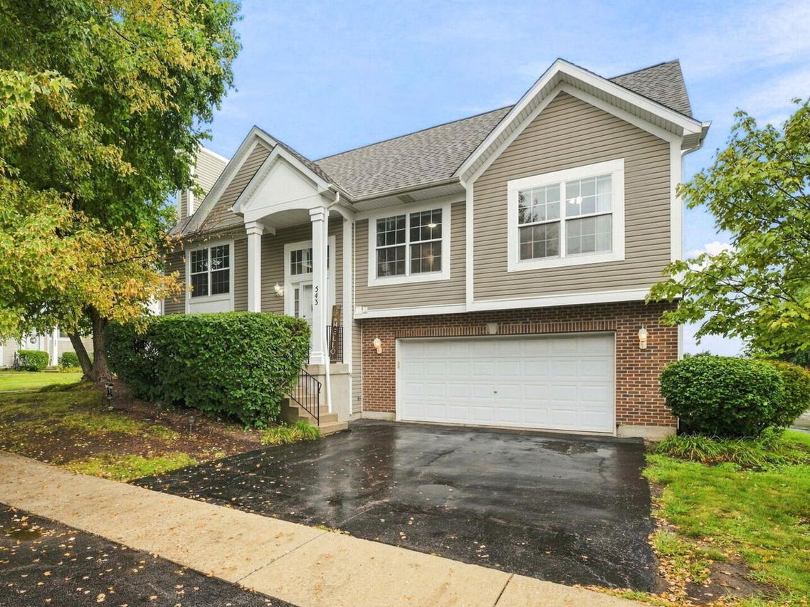 543 Silver Leaf Dr., Joliet, IL 60431