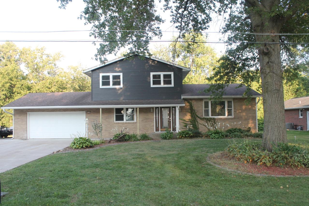 108 Circle Dr., Cambridge, IL 61238
