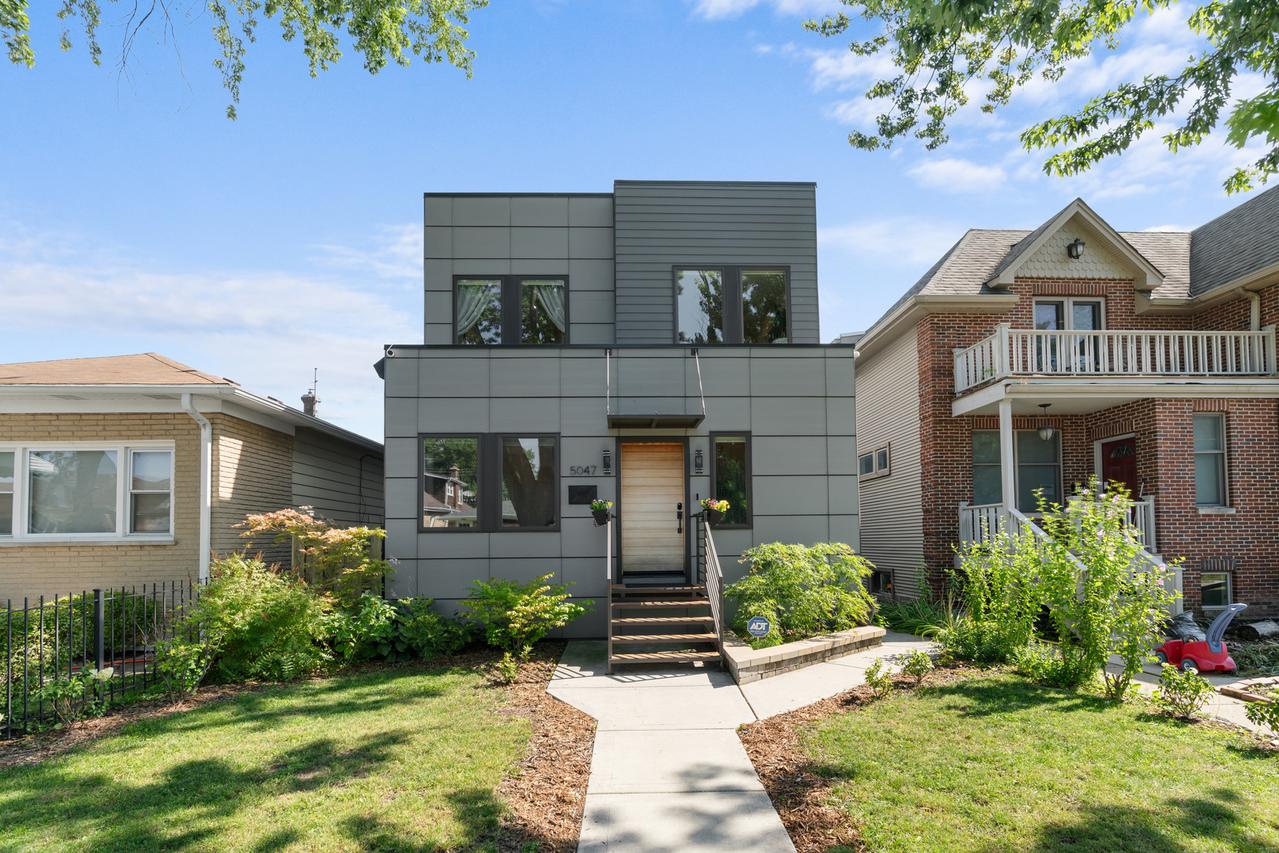 5047 W Winnemac Ave., Chicago, IL 60630