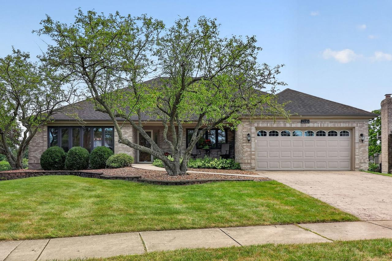 2189 Hidden Valley Dr., Naperville, IL 60565