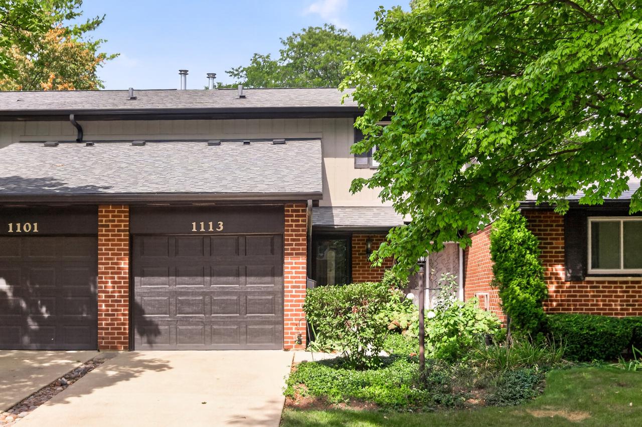1113 Loughborough Ct., Wheaton, IL 60189