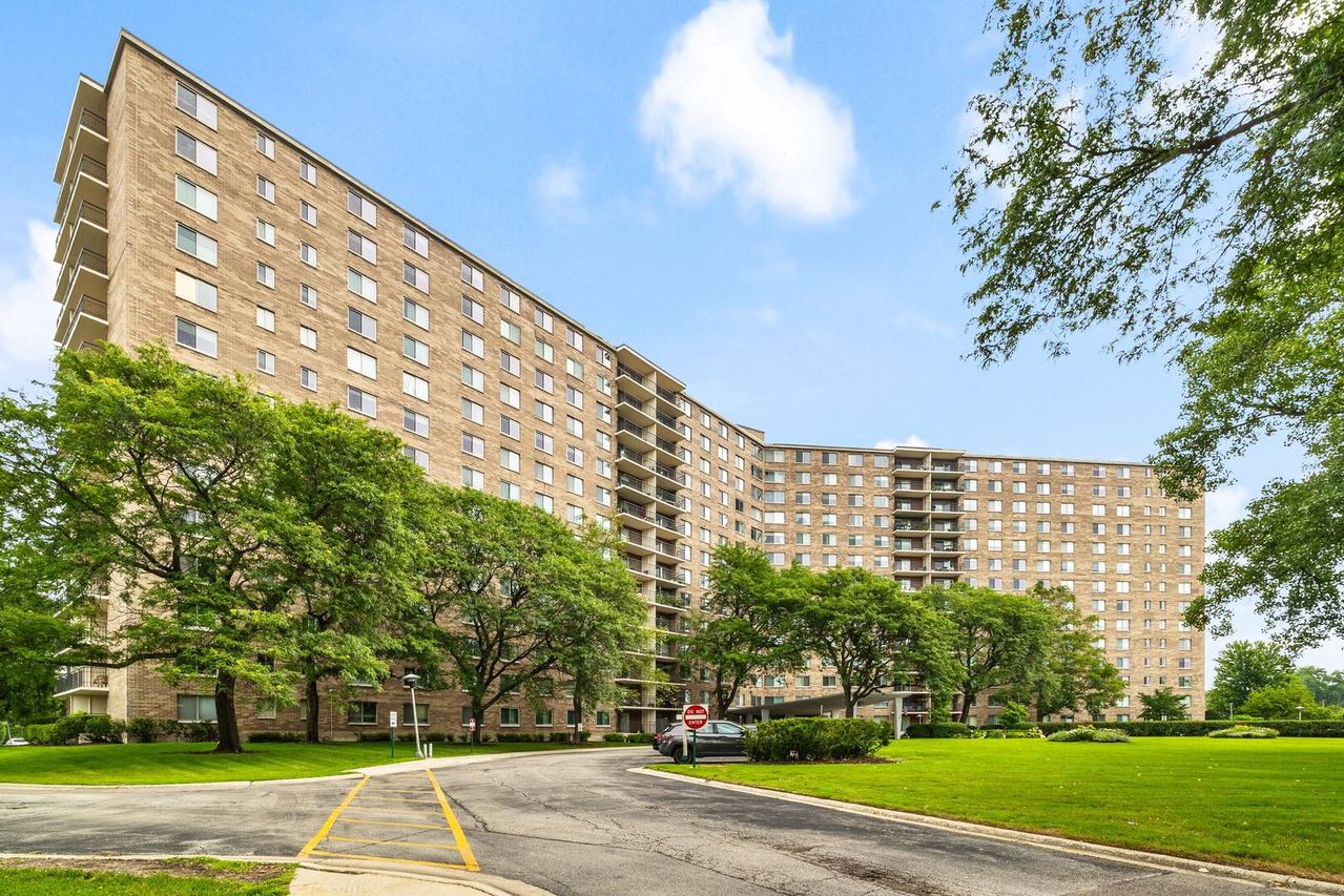 [Address Hidden by Seller], Chicago, IL 60645