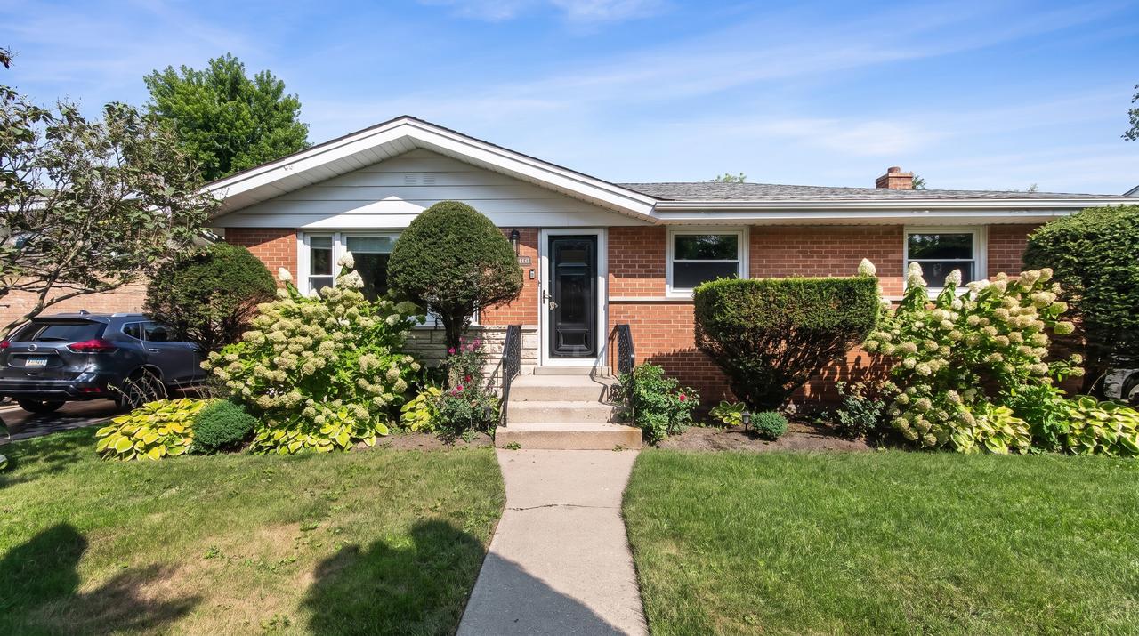 8315 Parkside Ave., Morton Grove, IL 60053
