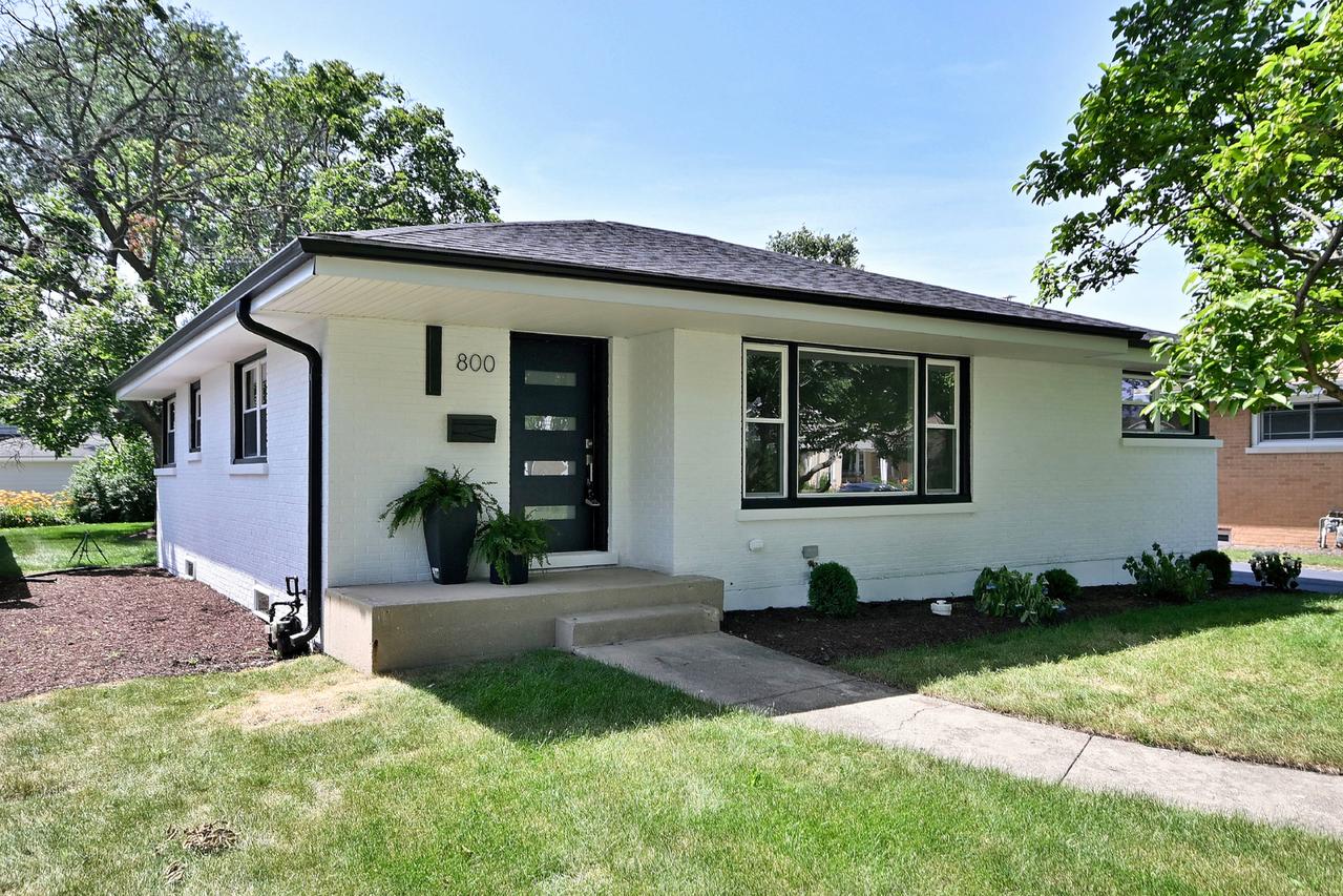800 S Swain Ave., Elmhurst, IL 60126