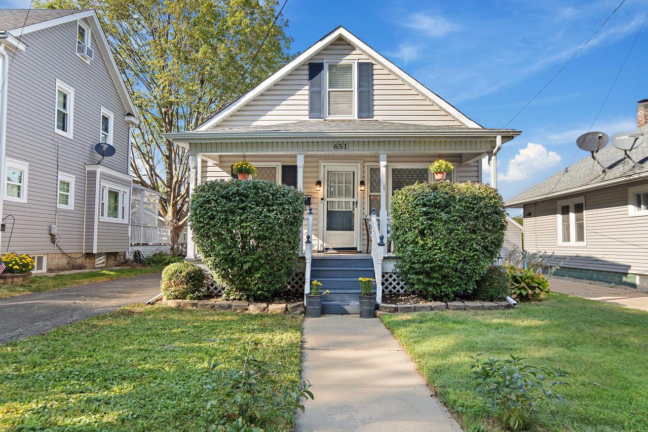 651 W New York St., Aurora, IL 60506