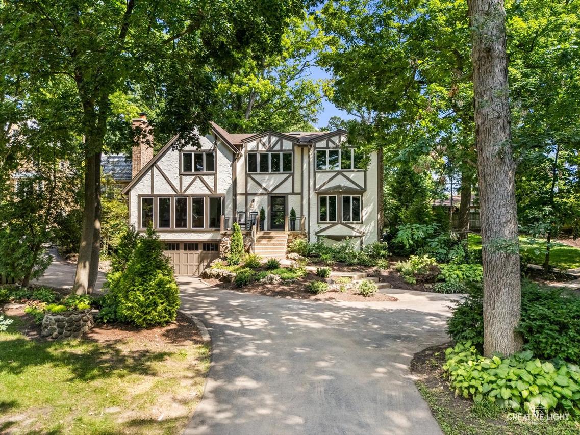 641 Lake Rd., Glen Ellyn, IL 60137