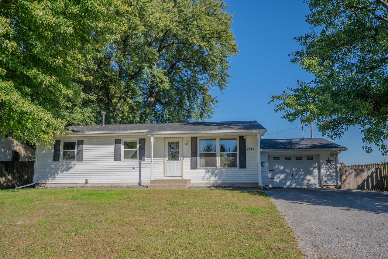 1217 Main Ave Ct., Cordova, IL 61242