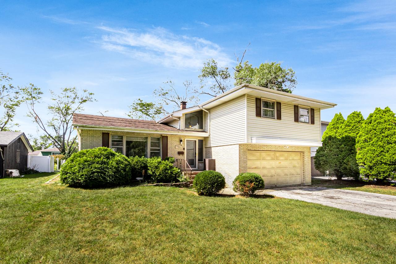 19030 Jodi Ter., Homewood, IL 60430