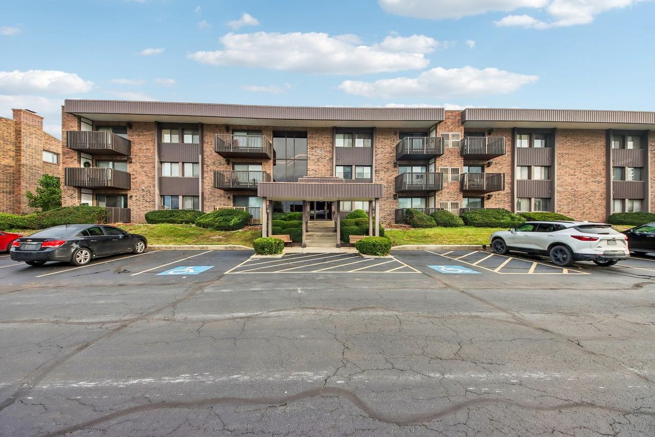 1420 Woodbridge Rd. #3C, Joliet, IL 60436
