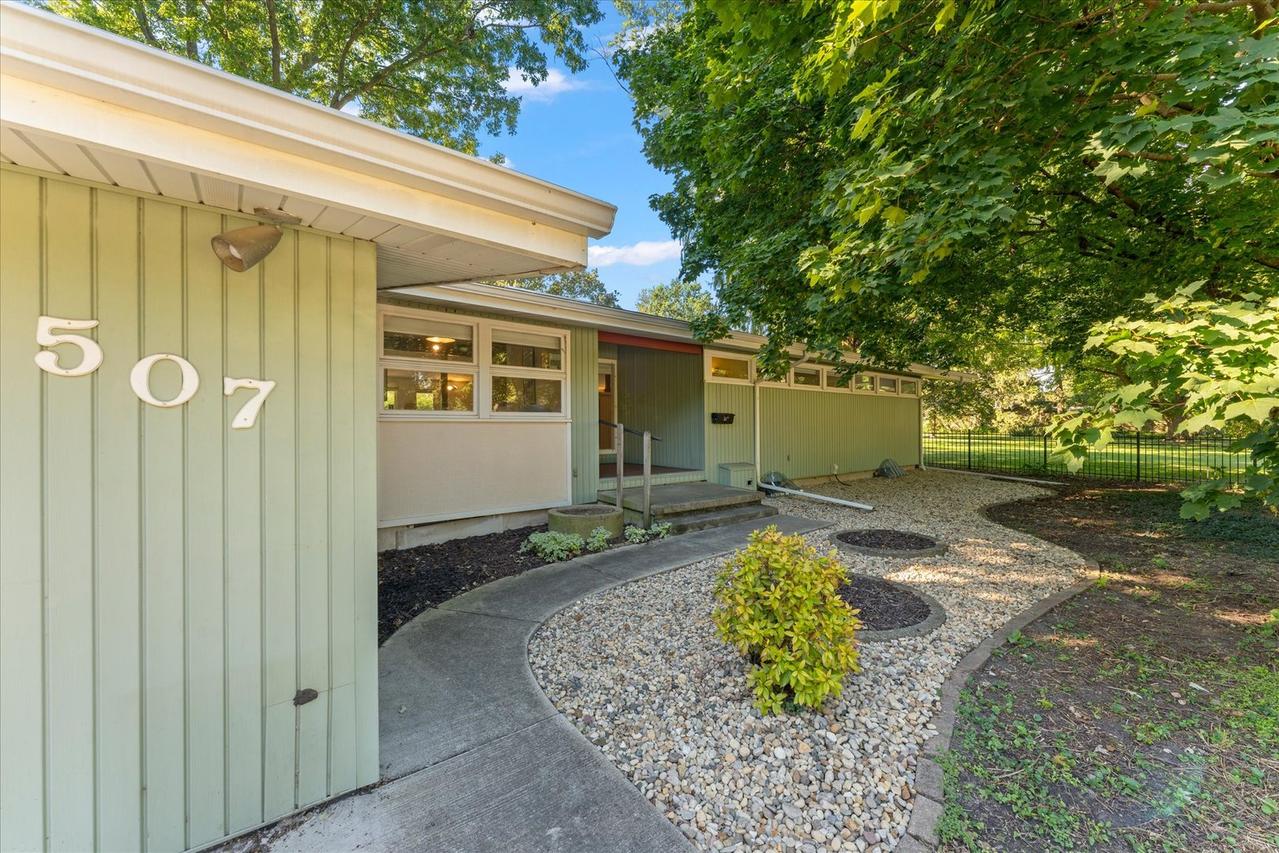 507 E Sunnycrest Ct., Urbana, IL 61801