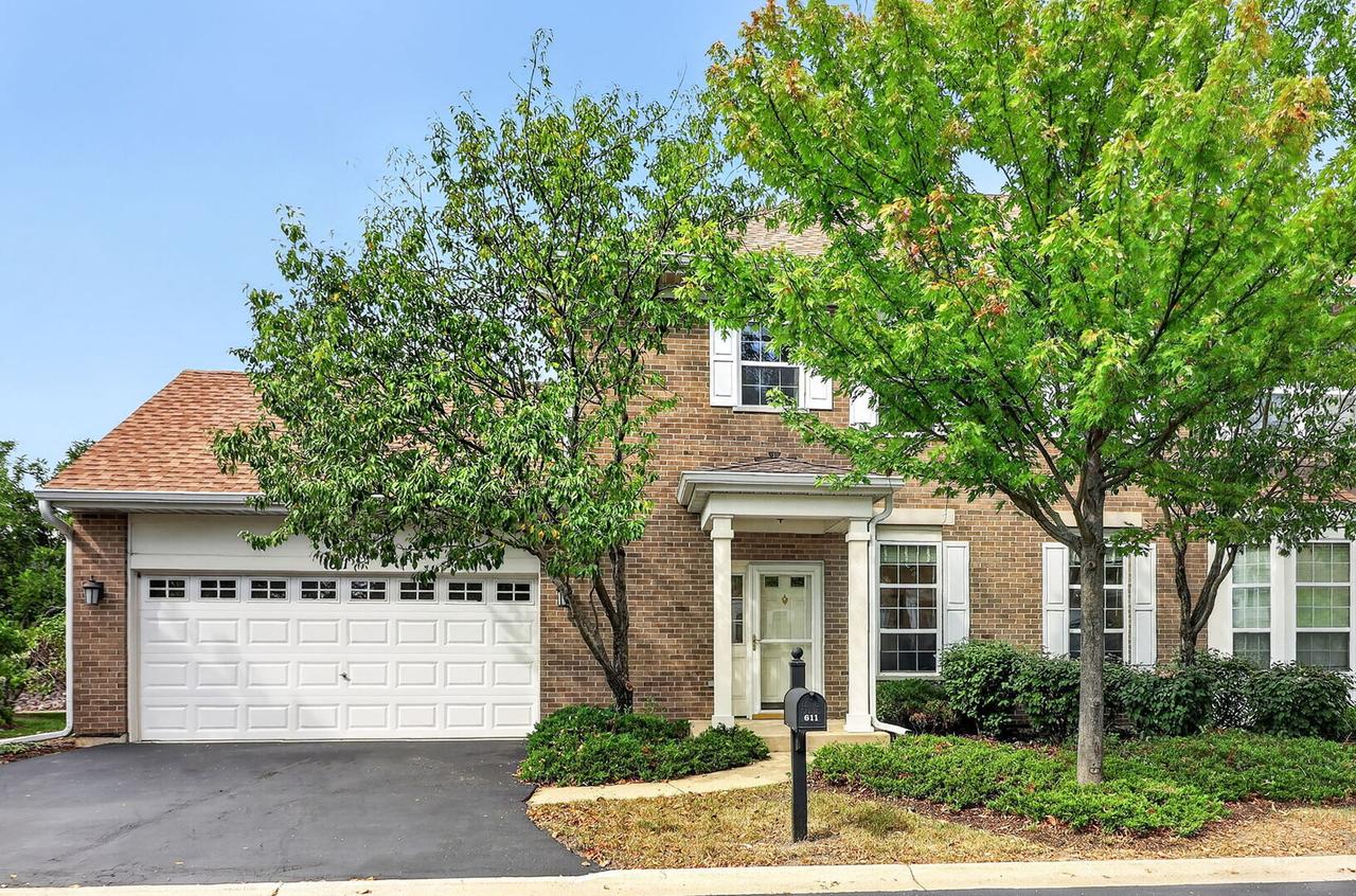 611 Dunhill Ln., Carol Stream, IL 60188