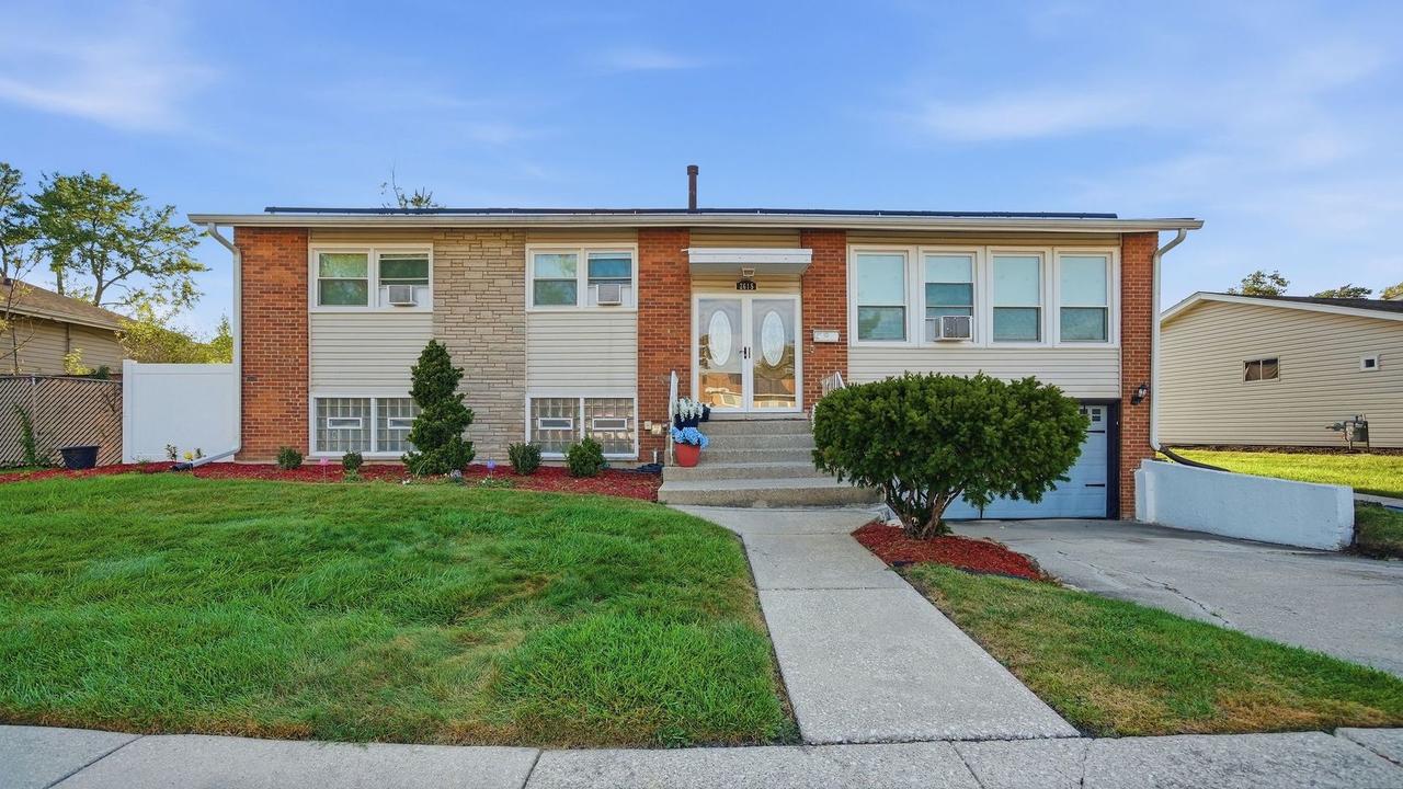 2615 Turtle Creek Dr., Hazel Crest, IL 60429