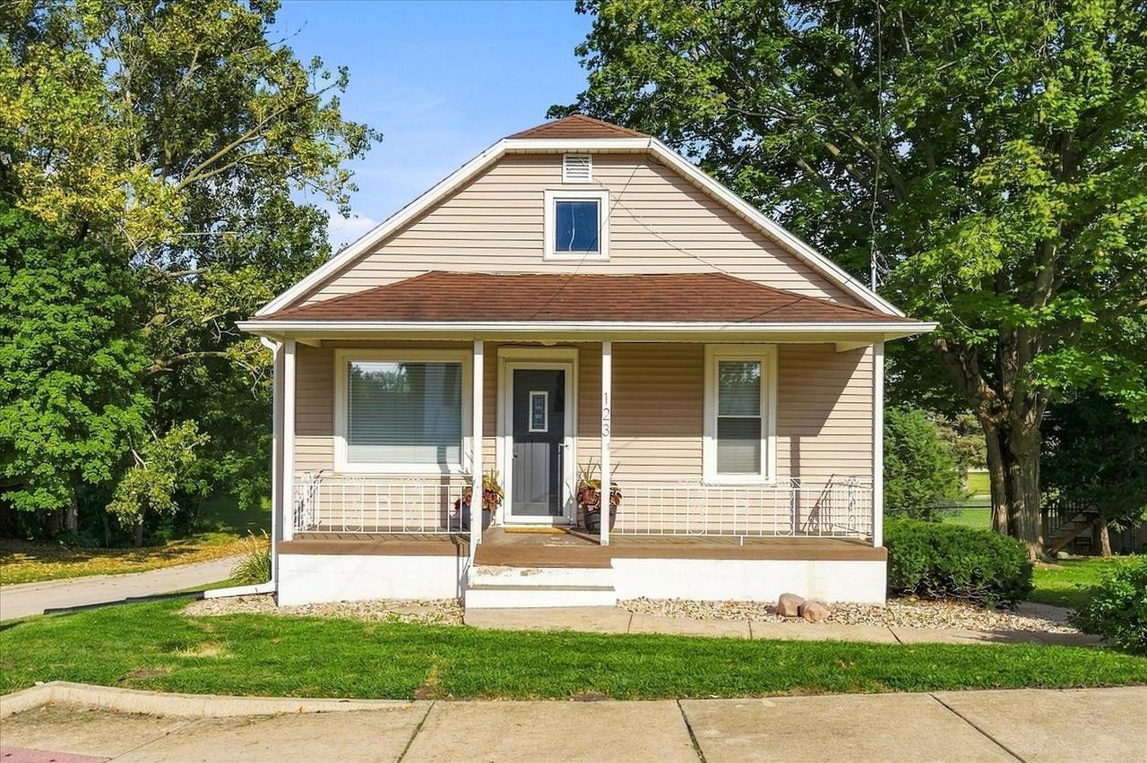 123 N Milwaukee St., Mark, IL 61340