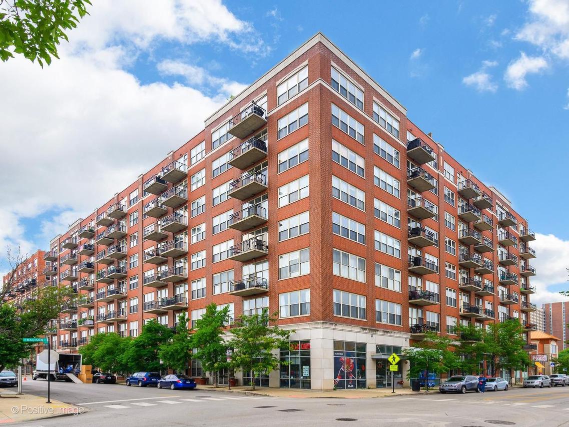 [Address Hidden by Seller], Chicago, IL 60607