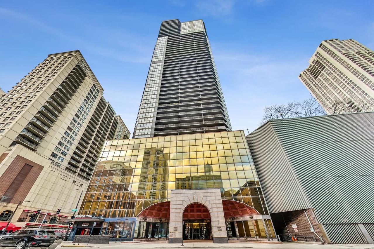 10 E Ontario St. #5001-02, Chicago, IL 60611