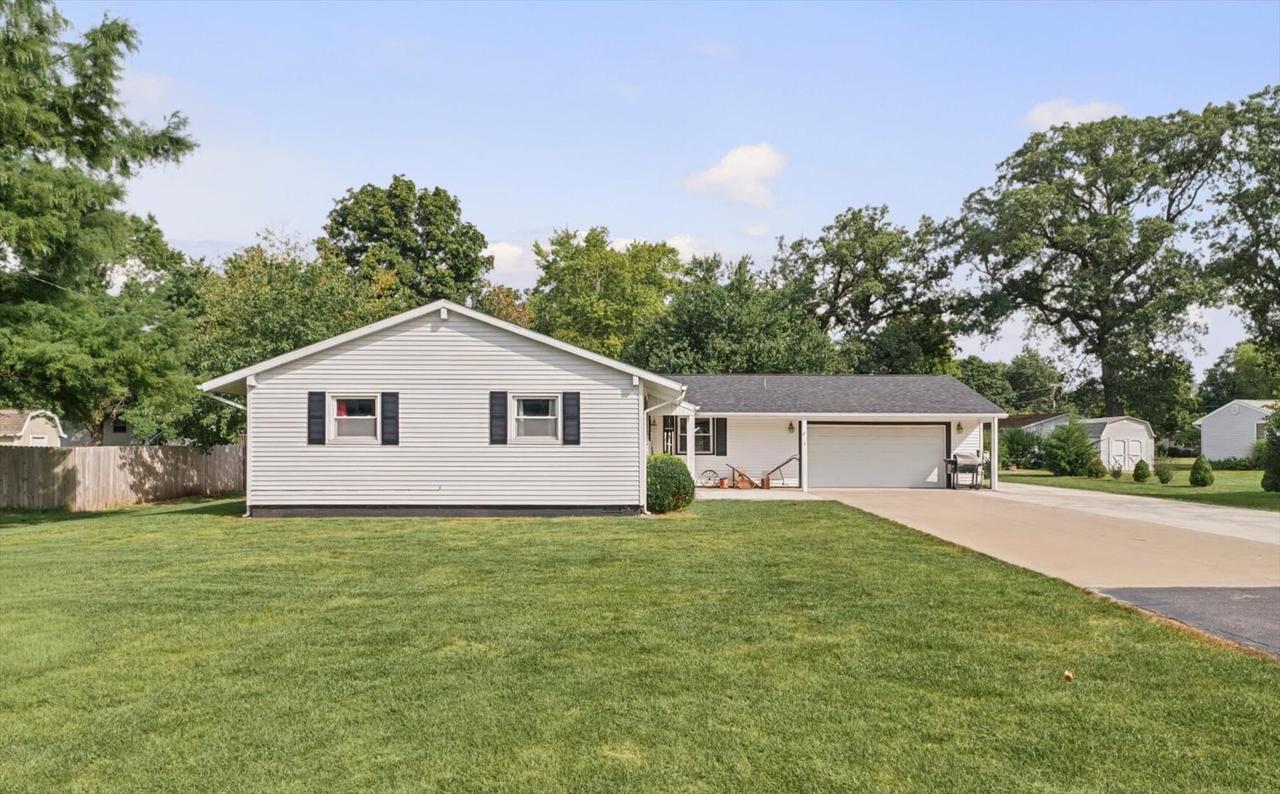 4 Cherry Ln., Villa Grove, IL 61956