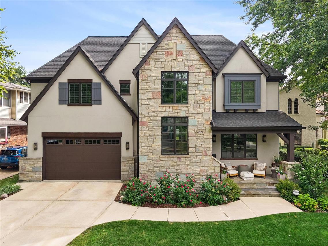 4837 Montgomery Ave., Downers Grove, IL 60515
