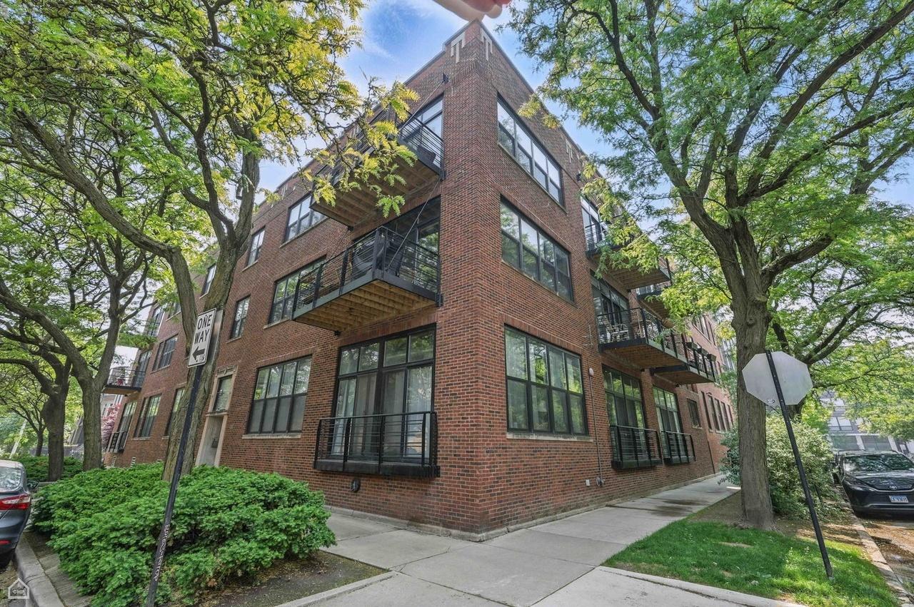 1670 N Claremont Ave. #205, Chicago, IL 60647
