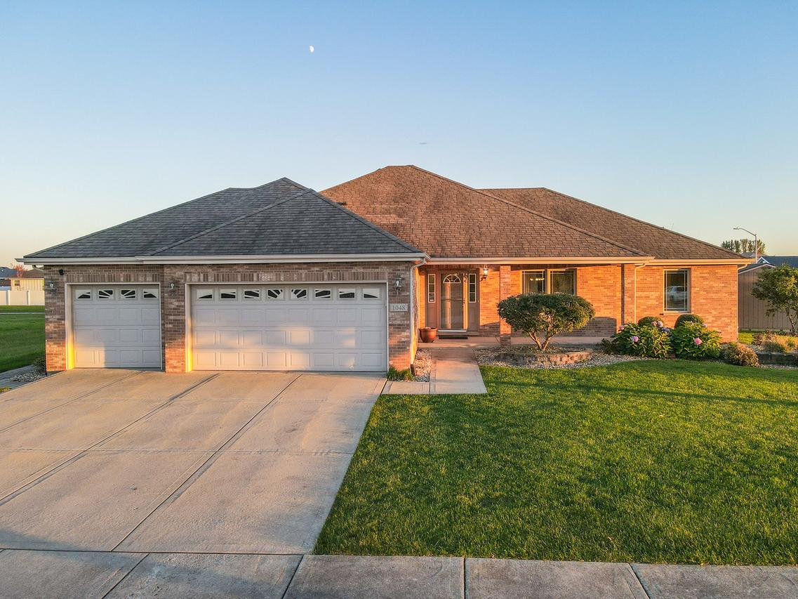1048 Windfield Dr., Manteno, IL 60950