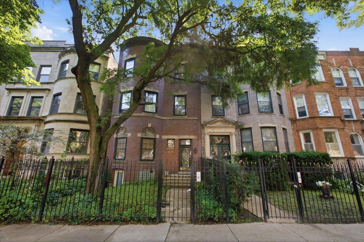 4725 N Kenmore Ave., Chicago, IL 60640