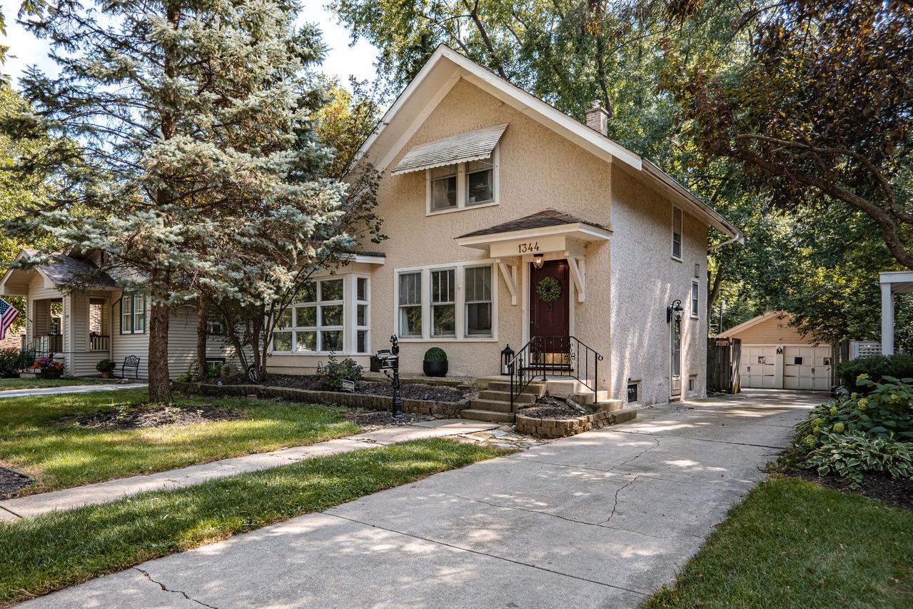 1344 Garfield Ave., Aurora, IL 60506