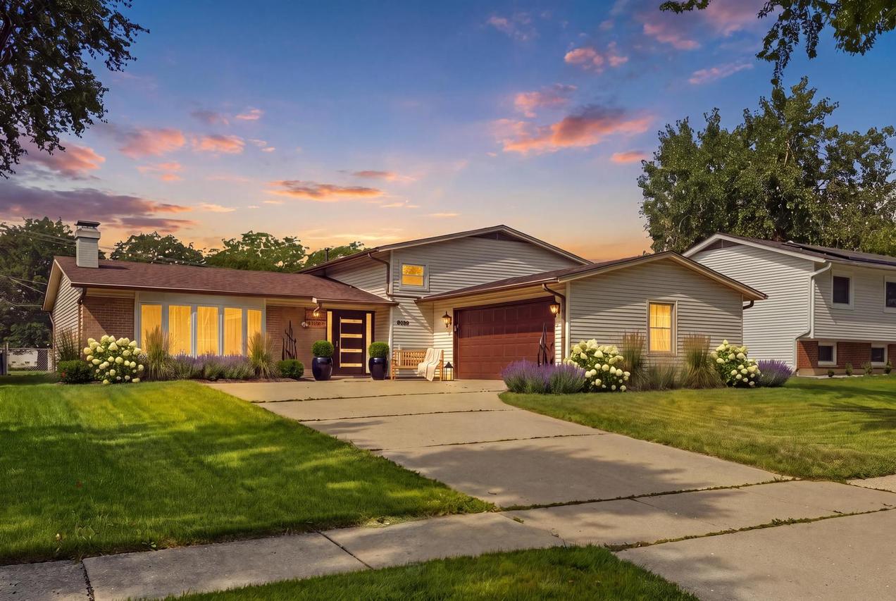 8030 Carlisle Dr., Hanover Park, IL 60133