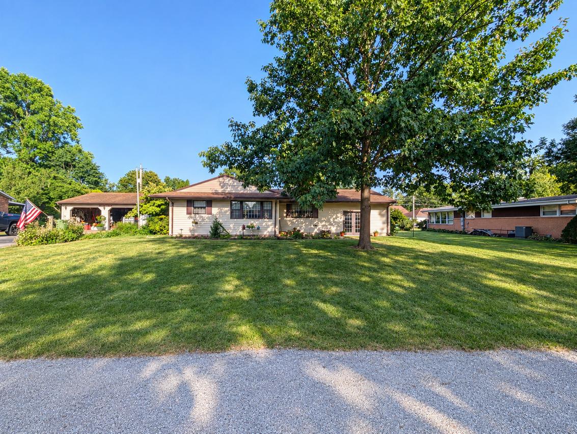 106 N Turner Dr., Mahomet, IL 61853