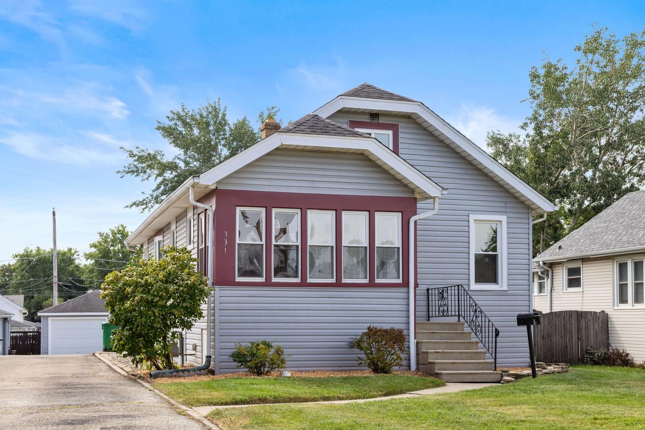 331 W Brookfield St., Lombard, IL 60148