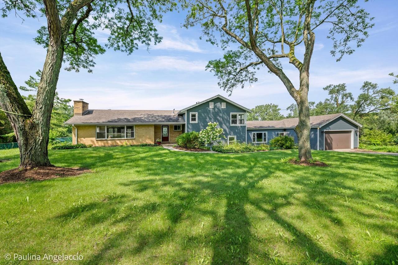 22406 N Bertha Ln., Barrington, IL 60010