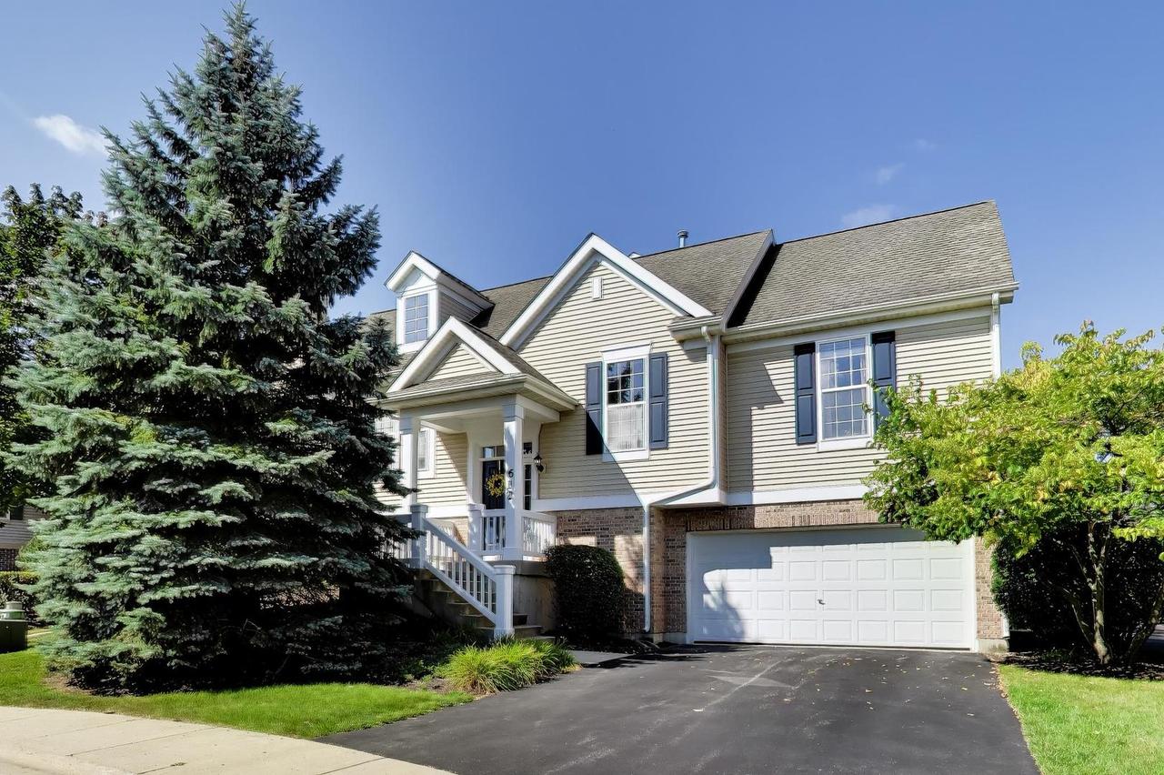 612 N Hidden Prairie Ct., Palatine, IL 60067