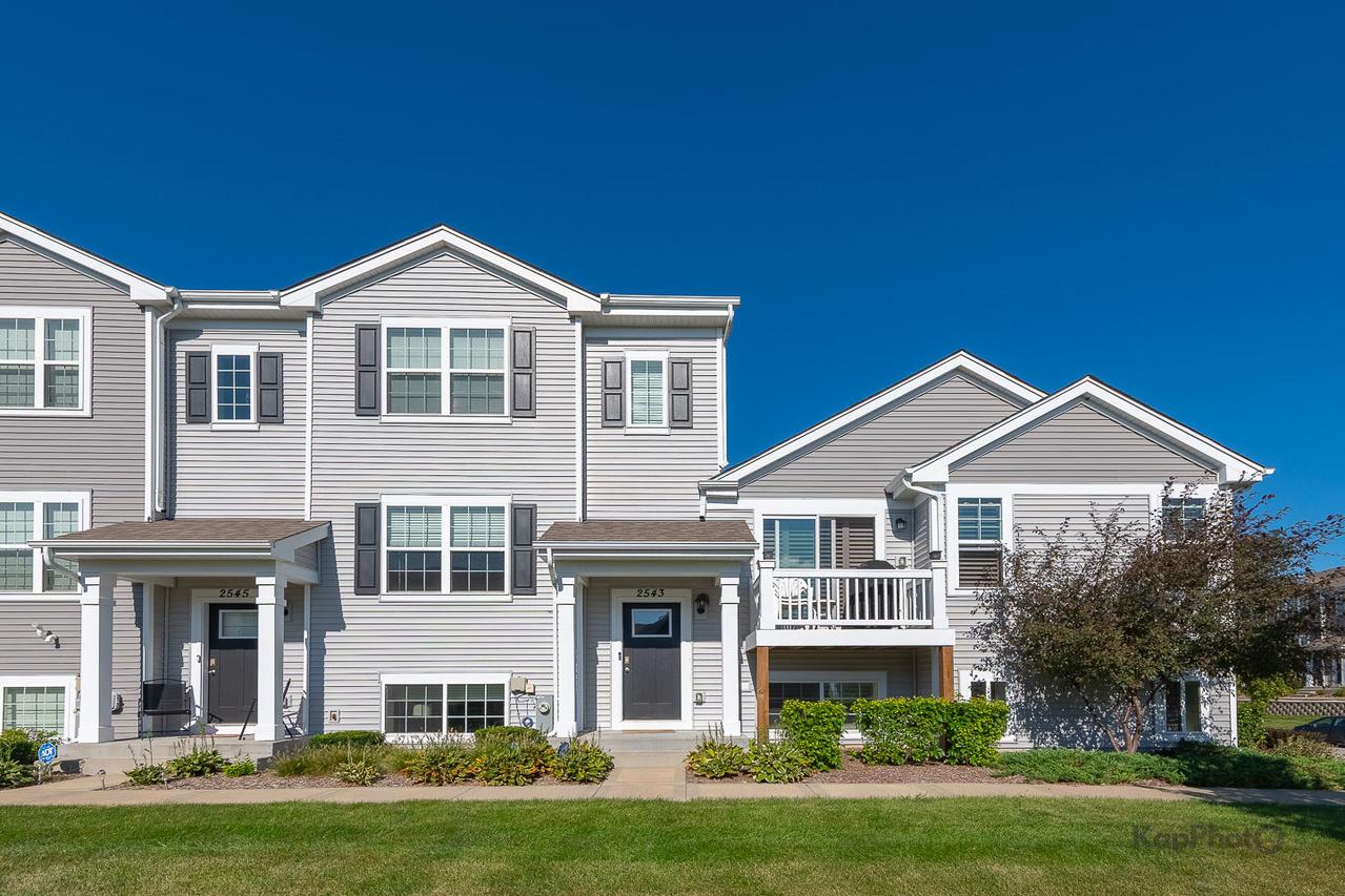 2543 Bella Dr., Pingree Grove, IL 60140