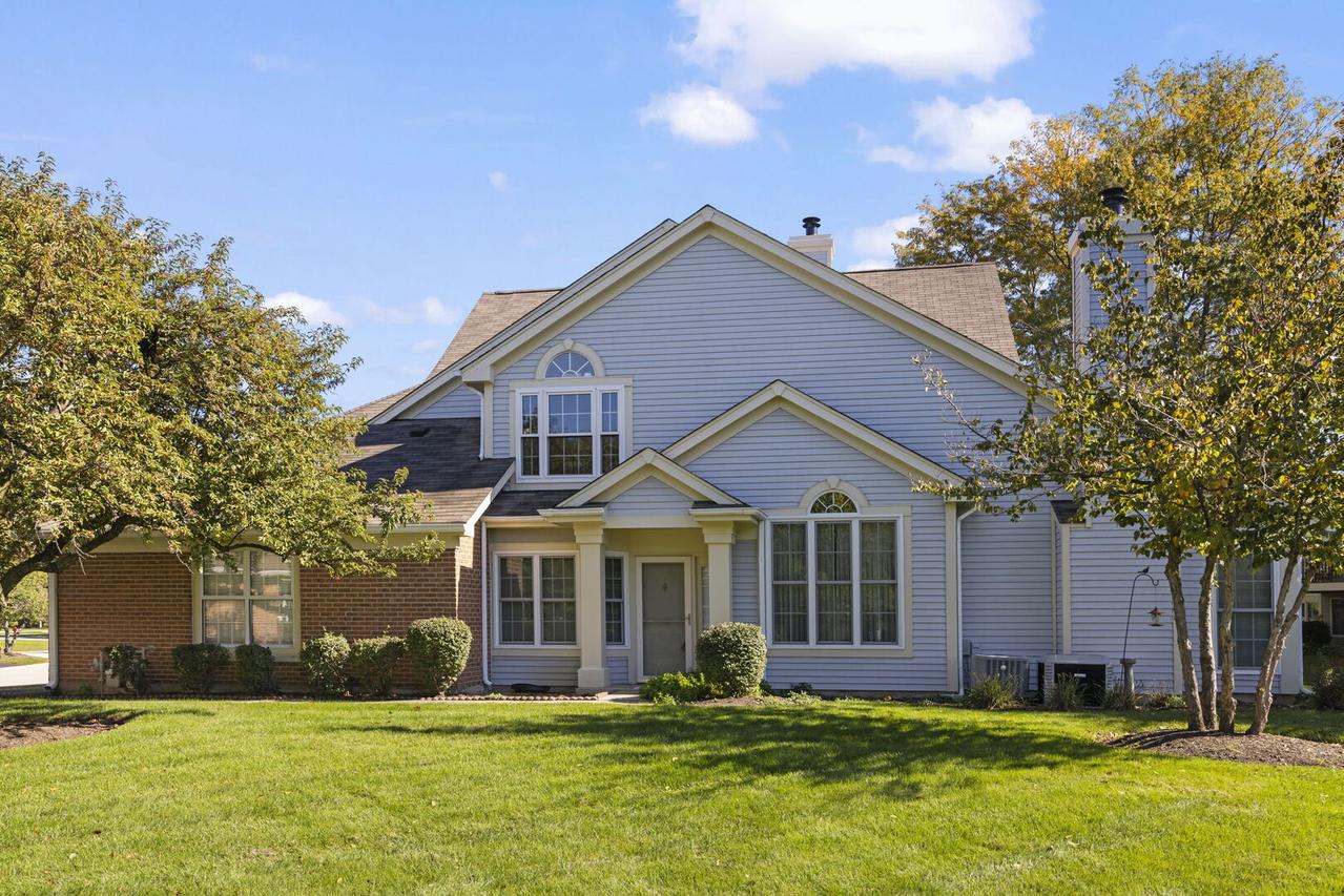 30W101 Fairfax Ct. #101, Warrenville, IL 60555