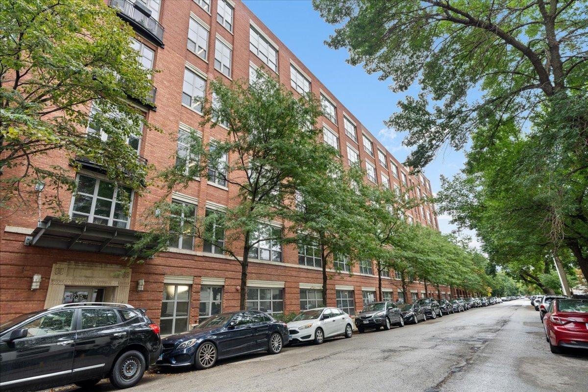 1735 N Paulina St. #401, Chicago, IL 60622