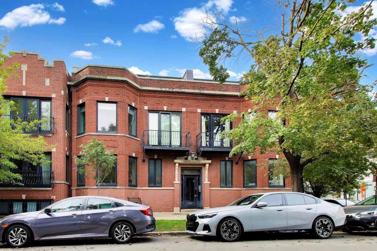 1457 W Fletcher St. #1, Chicago, IL 60657