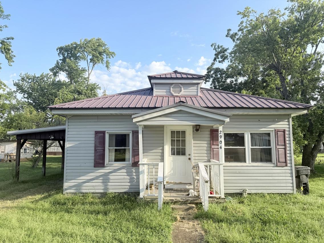 2904 Locust St., Eldorado, IL 62930